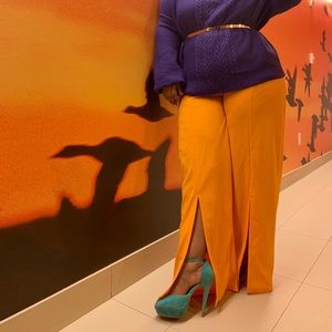 Yellow pants with slit